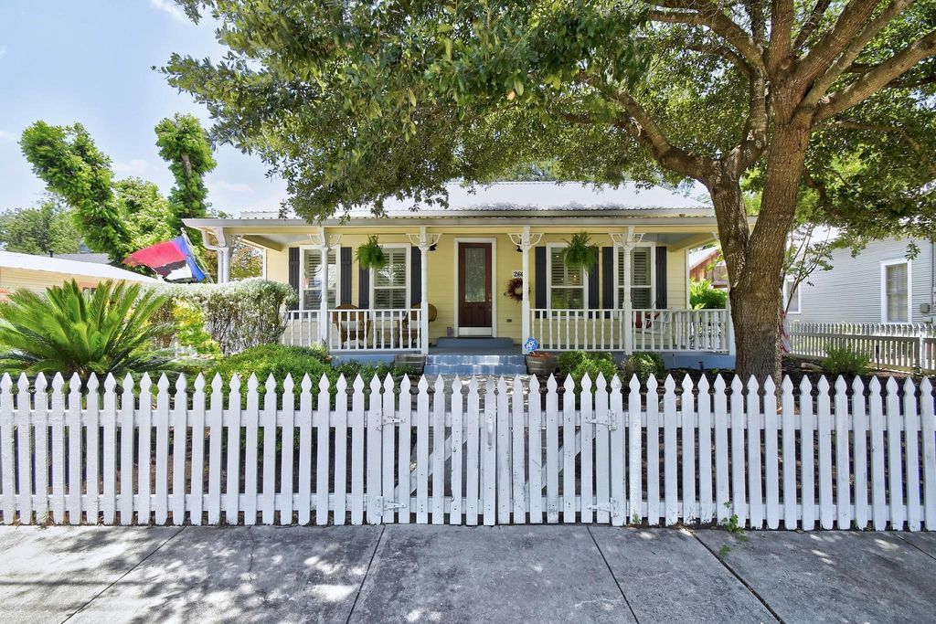 260 N Santa Clara Ave, New Braunfels, TX 78130 MLS# 9475192 Trulia