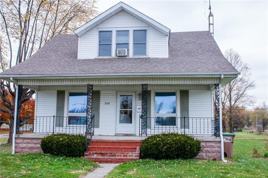 2002 5th St, Columbus, IN 47201