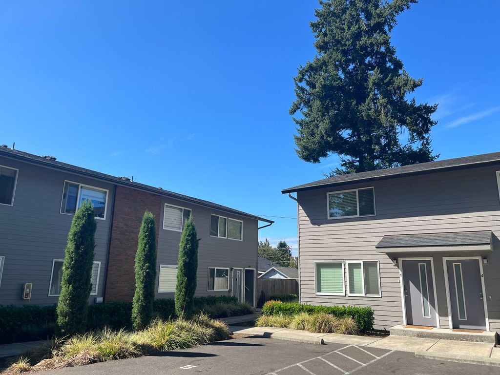 2211 E 30th St, Vancouver, WA 98663