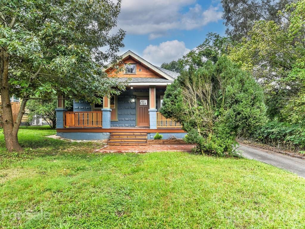 30 Burton St, Asheville, NC 28806