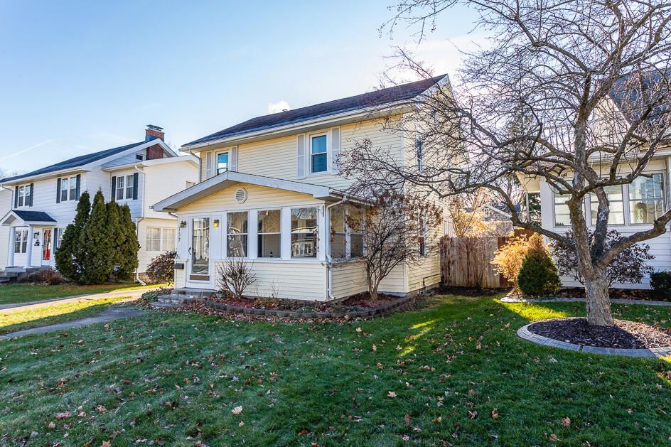 757 Crescent Rd, Jackson, MI 49203