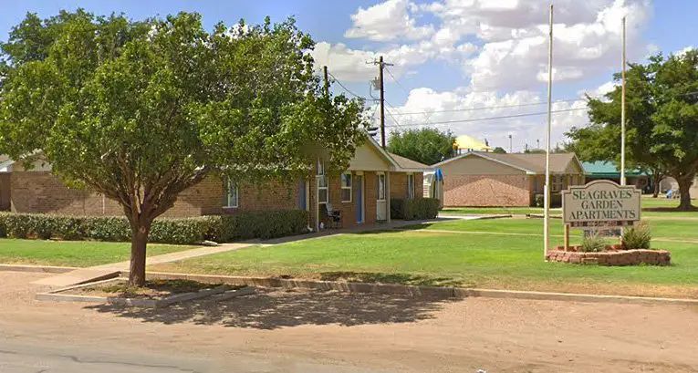1100 12th St, Seagraves, TX 79359