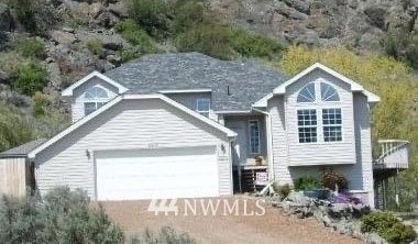2206 Summit Dr, Oroville, WA 98844