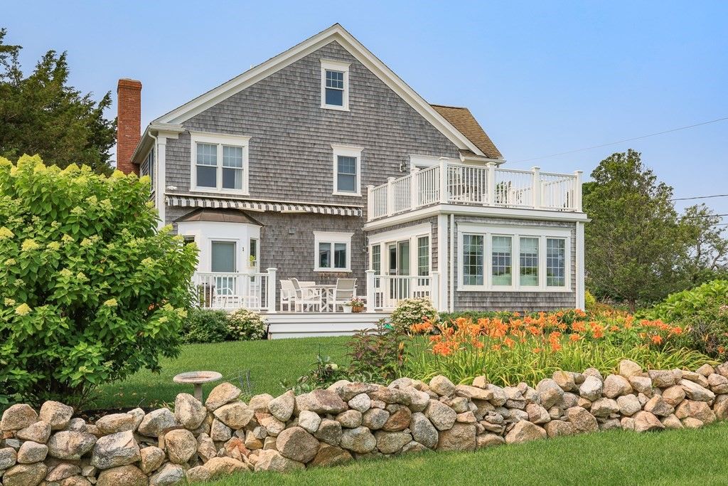 1 Stonewall Way, South Dennis, MA 02660
