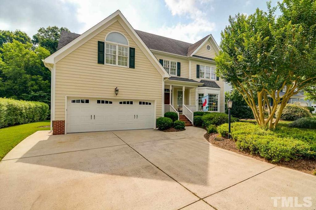 121 Bonniewood Dr, Cary, NC 27518