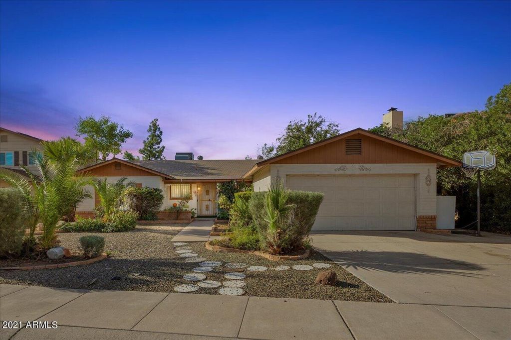 2647 W Mendoza Cir, Mesa, AZ 85202