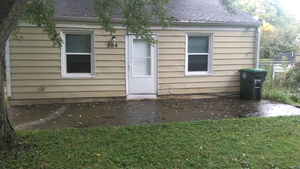 504 Shelby St, Hobart, IN 46342