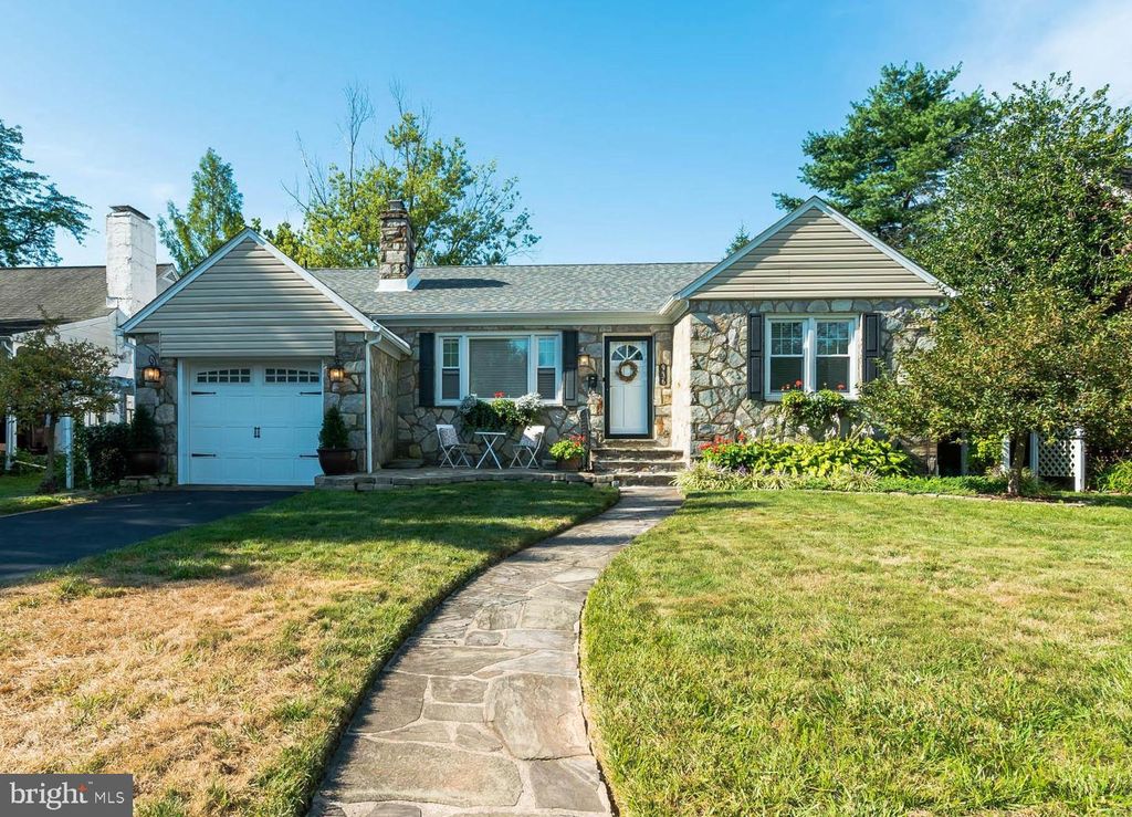936 Delaware Ave, Lansdale, PA 3 Bed, 2 Bath SingleFamily Home 28