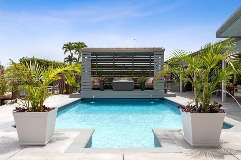 16409 NE 31st Ave, North Miami Beach, FL 33160