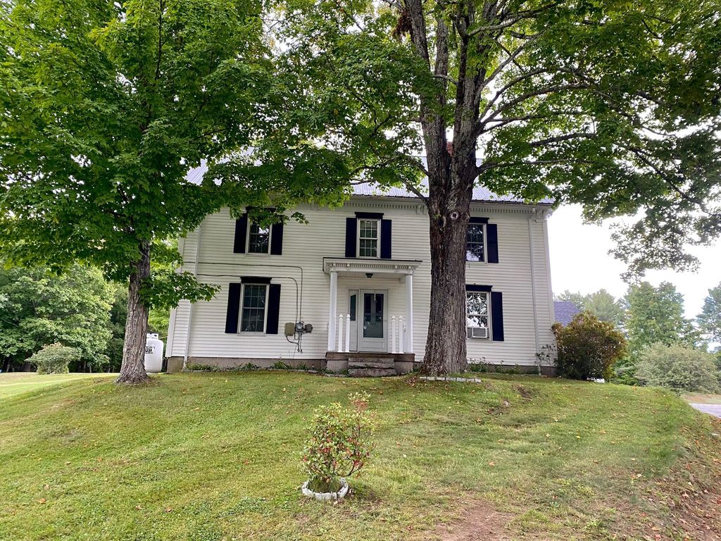 155 Hill St, South Paris, ME 04281