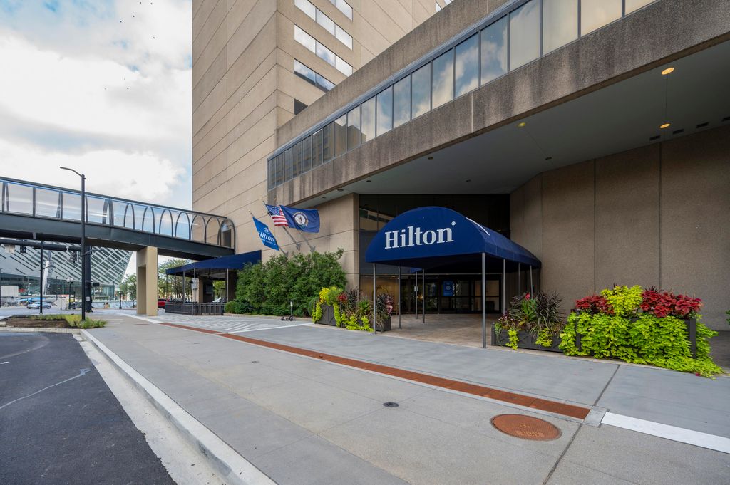 345 W Vine St #2000, Lexington, KY 40507