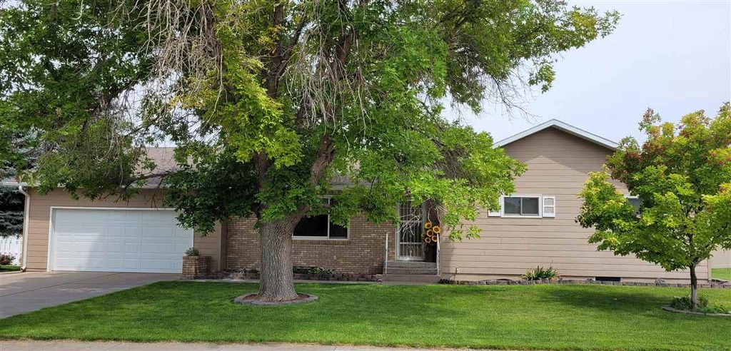 2463 Deaver Dr, Sidney, NE 69162