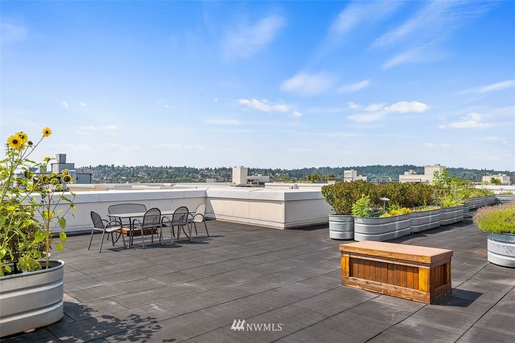 1545 NW 57th St #321, Seattle, WA 98107