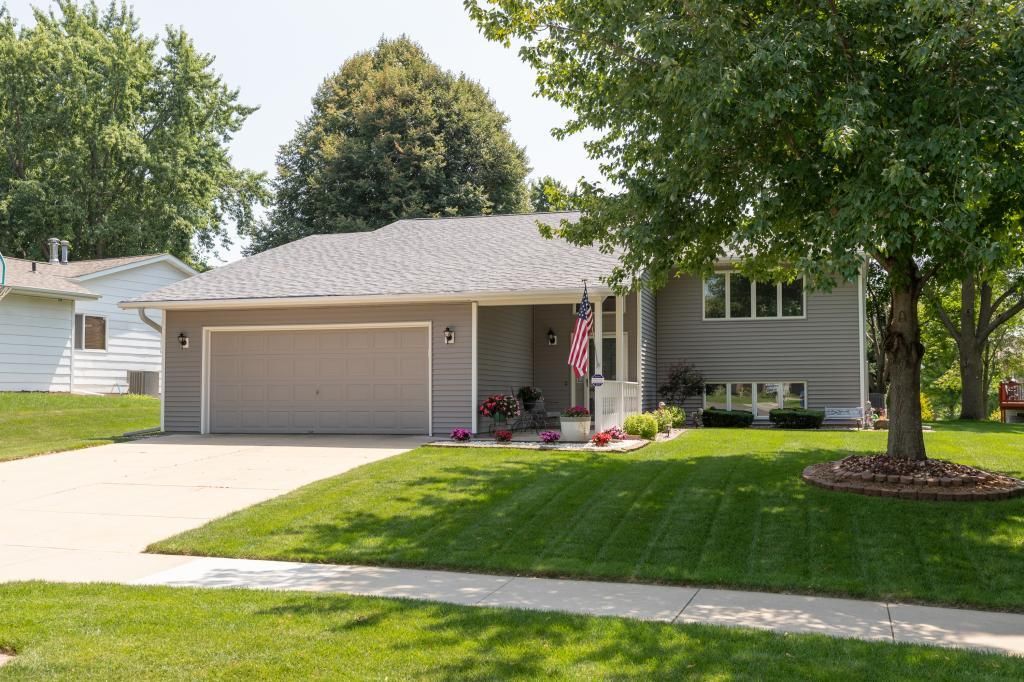 2718 24th St NW, Rochester, MN 55901