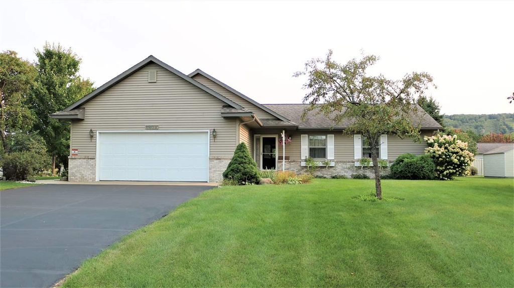 150119 Owl Ln, Wausau, WI 3 Bed, 3 Bath SingleFamily