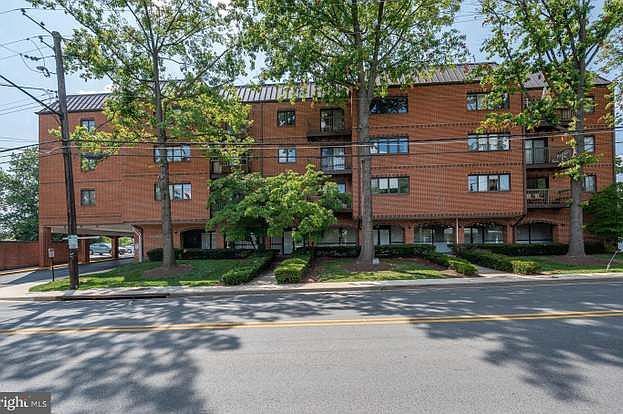 8 Russell Ave #209, Gaithersburg, MD 20877