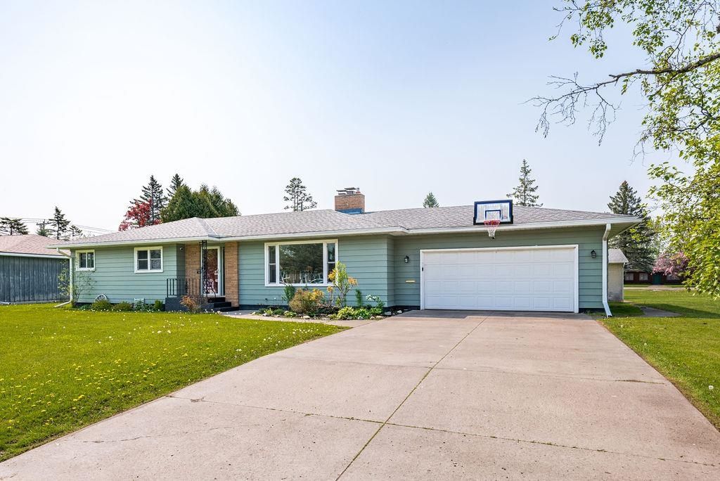6 D Hayes Ct, Superior, WI 54880
