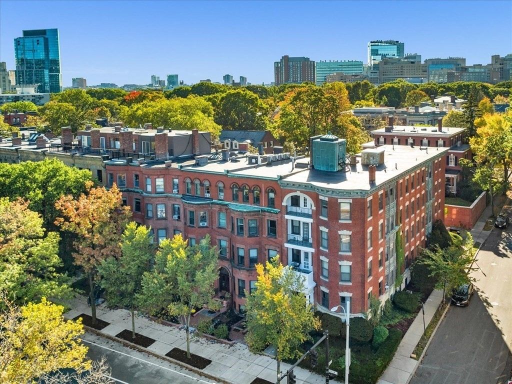 1093-1095 Beacon St, Brookline, MA 02446