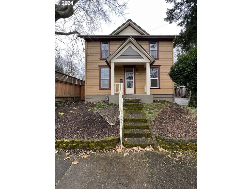 5622 SE Oak St, Portland, OR 97215