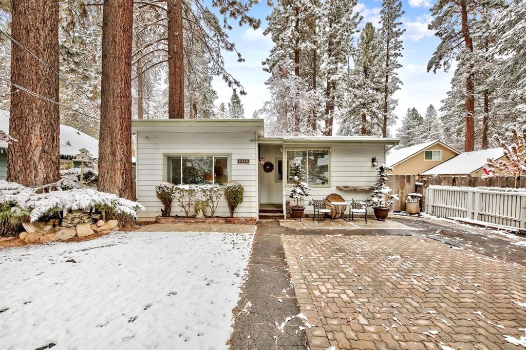 2525 Armstrong Ave, South Lake Tahoe, CA 96150