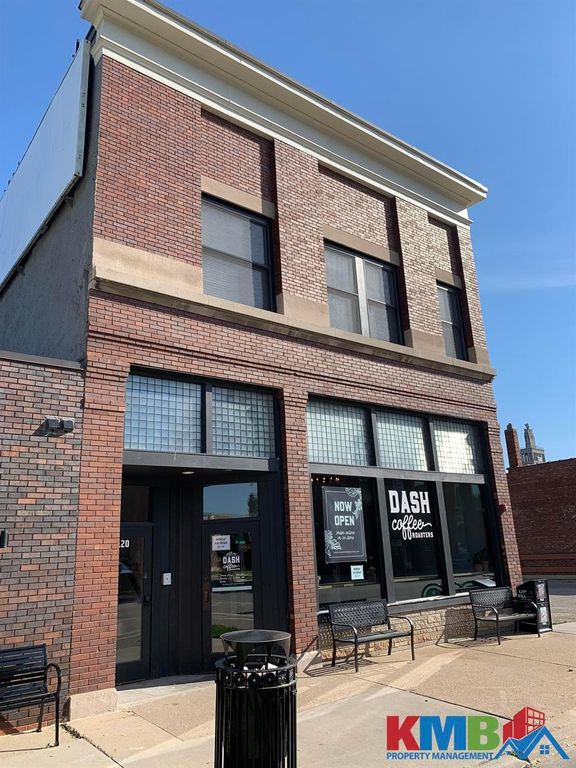 120 3rd Ave SW #4, Cedar Rapids, IA 52404
