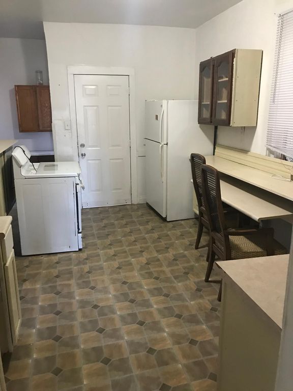 4851 McCook Ave #2F, East Chicago, IN 46312