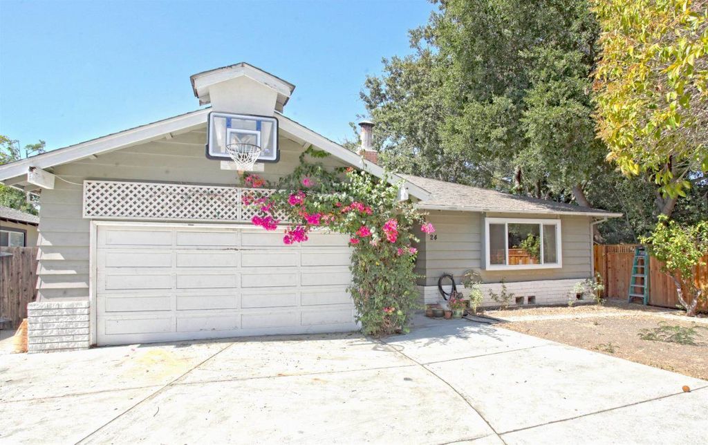 24 Country Ln, Redwood City, CA 94061