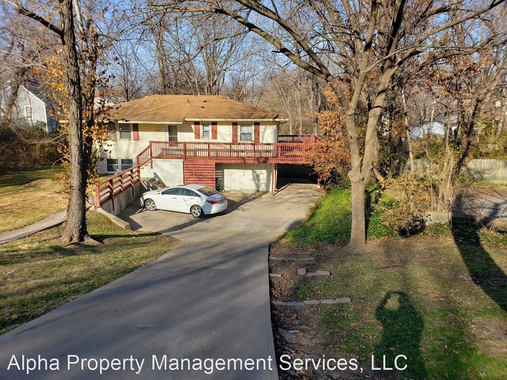 203 E North St, Warrensburg, MO 64093 5 Bed, 2.5 Bath SingleFamily