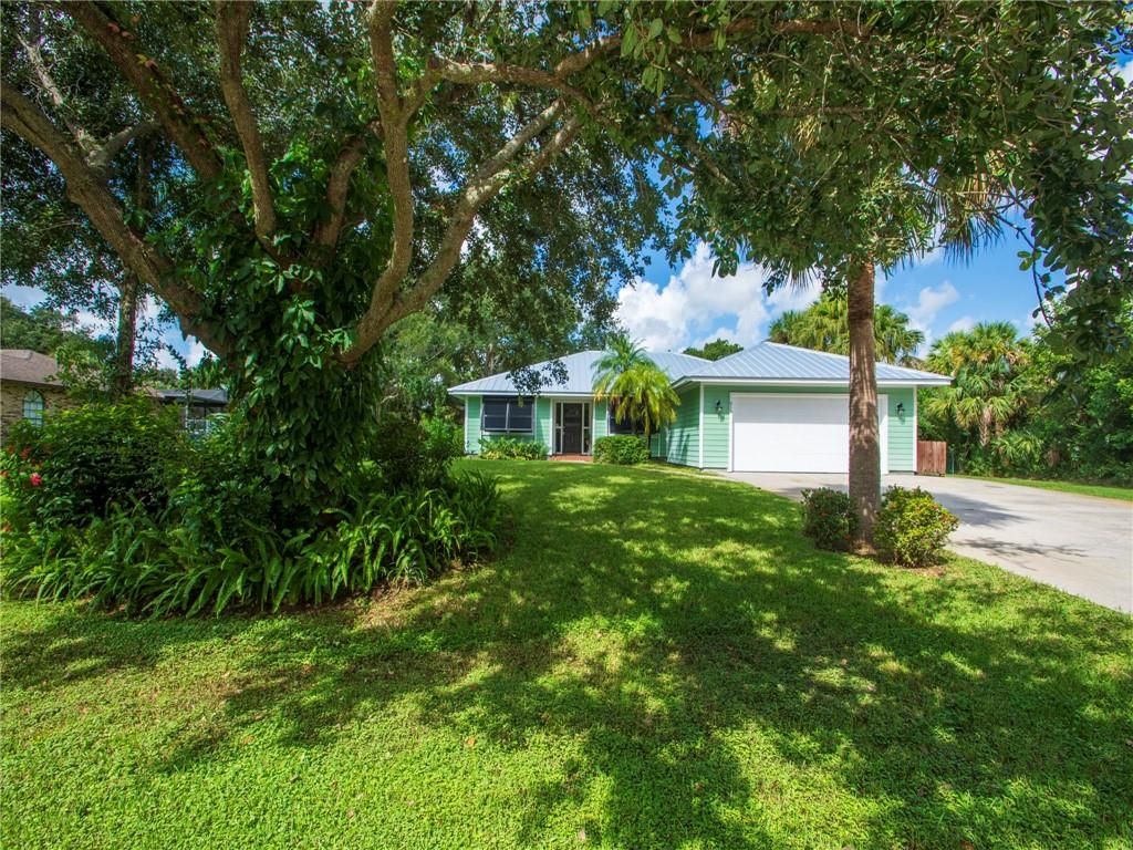 915 47th Ave SW, Vero Beach, FL 32968