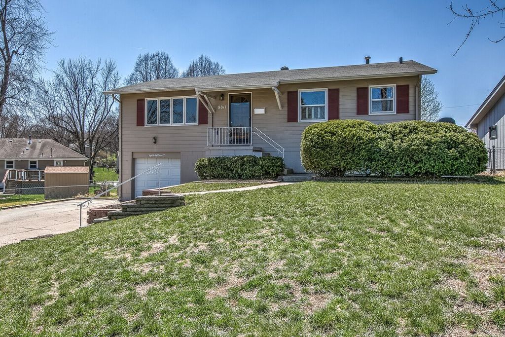 8811 Valley View Dr, La Vista, NE 68128 Trulia