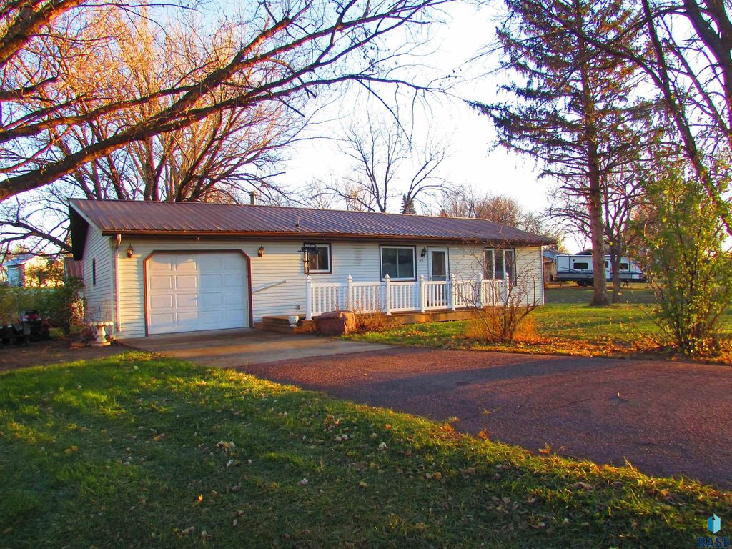 100 Broadway Ave, Valley Springs, SD 57068 MLS 22307620 Trulia