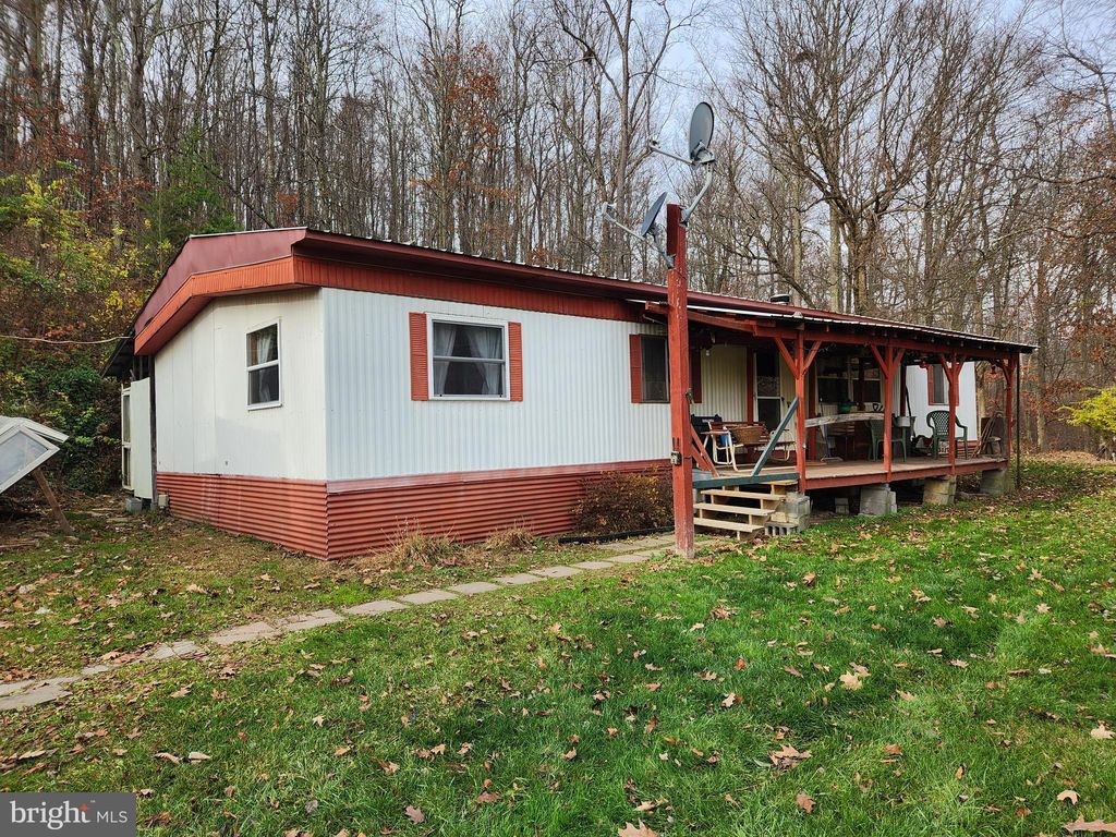 433 Point Rd, Bedford, PA 15522