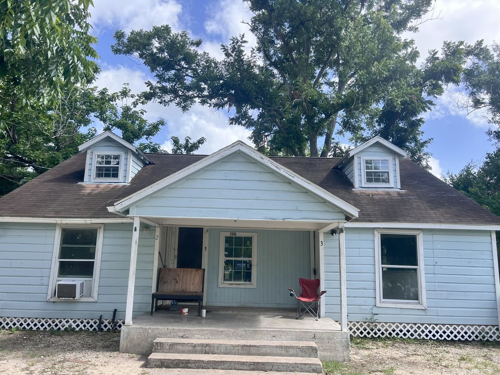 2006 Grace St #3, Bay City, TX 77414
