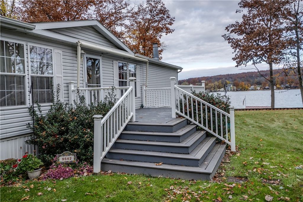 9542 Lawrence Rd, Hammondsport, NY 14840