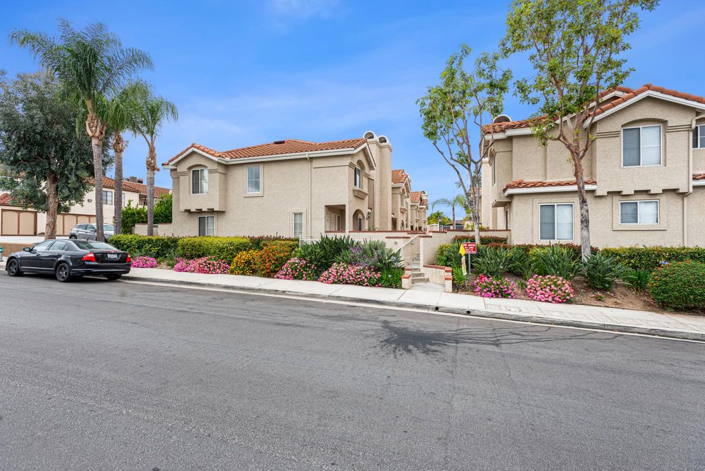 201 Laurel Ave #13, Brea, CA 92821