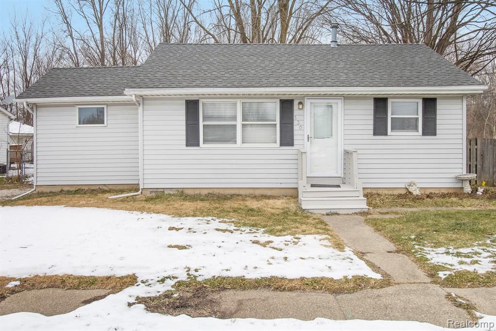 520 Power St, Fowlerville, MI 48836