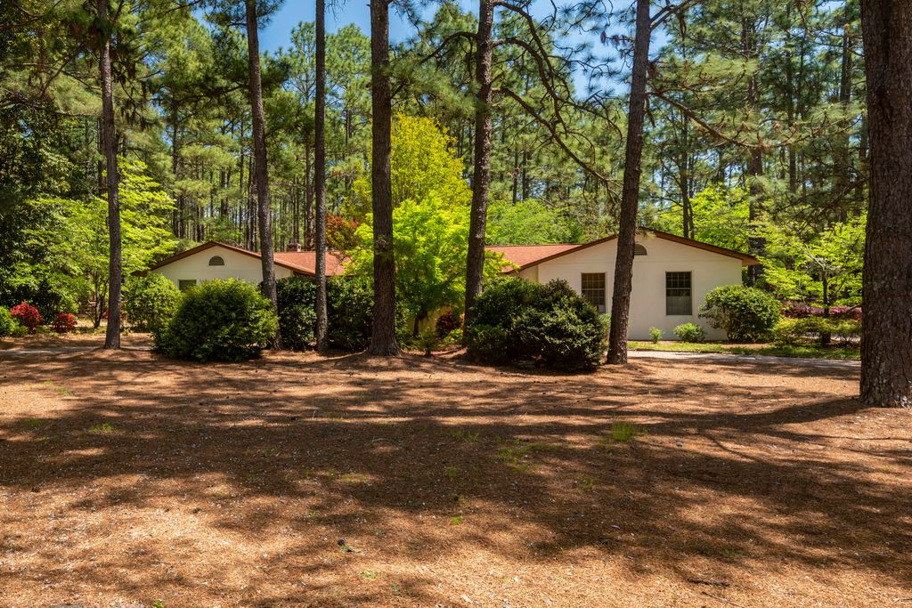 165 Knoll Road, Southern Pines, NC 28387