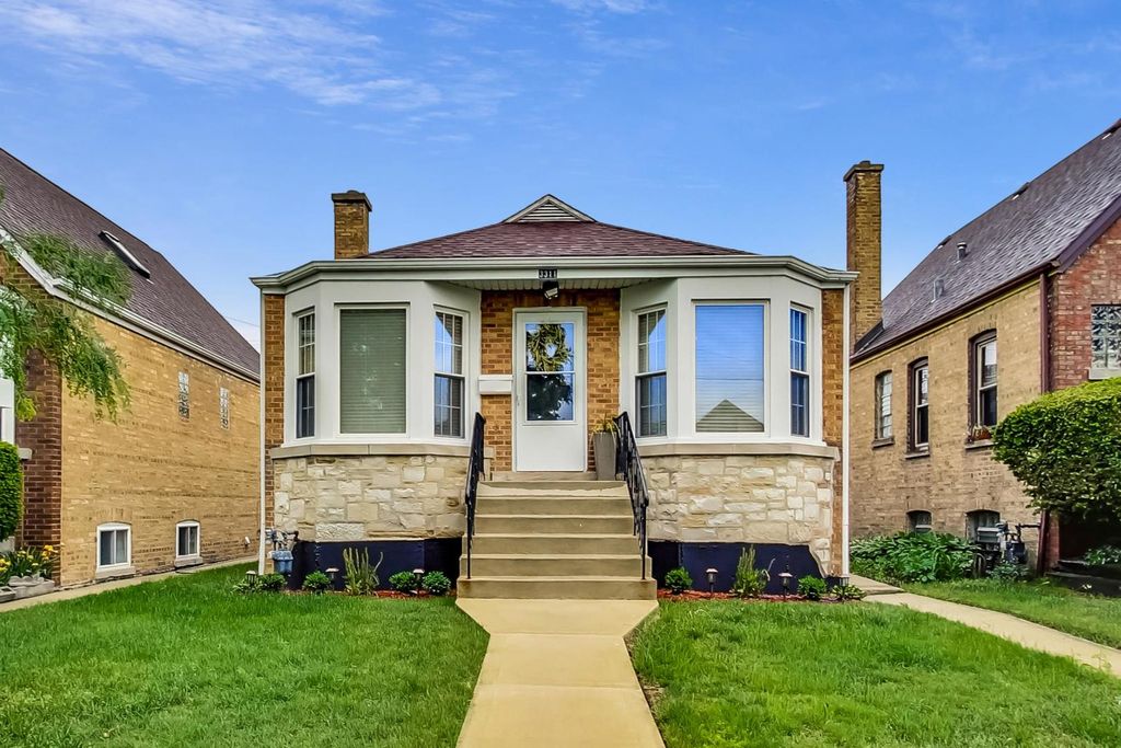 3311 N Narragansett Ave, Chicago, IL 60634