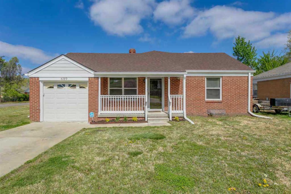 689 S Mission Rd, Wichita, KS 67207