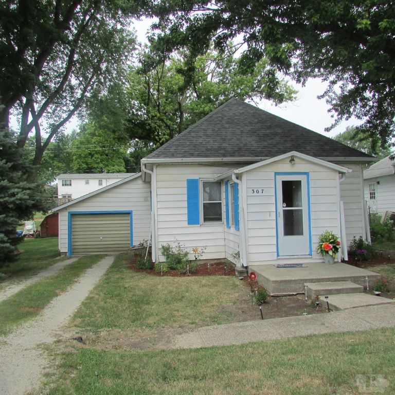307 Spruce St, Massena, IA 2 Bed, 1 Bath SingleFamily Home 24