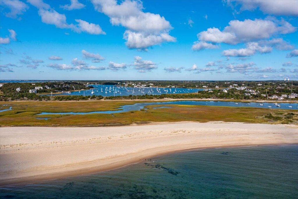 112 Tisquantum Rd, Chatham, MA 02633