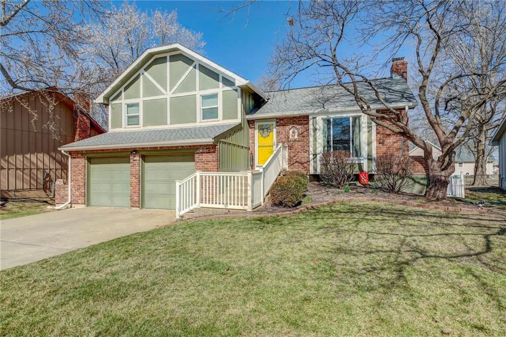2108 E Sleepy Hollow Dr, Olathe, KS 3 Bed, 3 Bath SingleFamily Home
