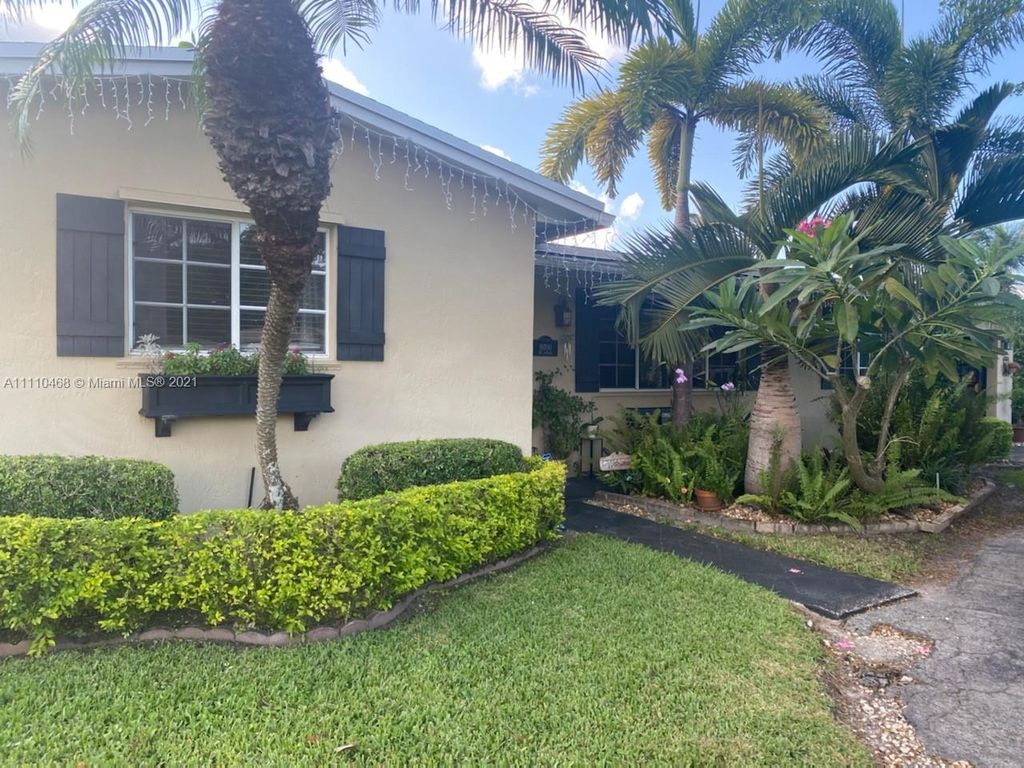 19700 SW 87th Ave, Miami, FL 33157