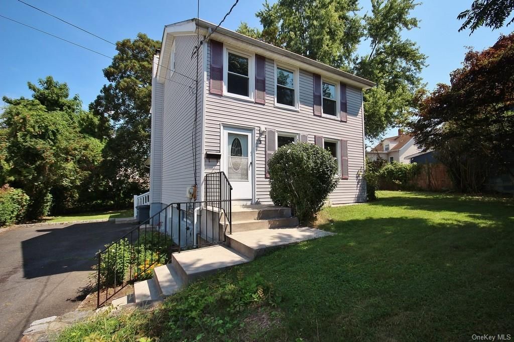 3 Van Wyck St, Ossining, NY 10562