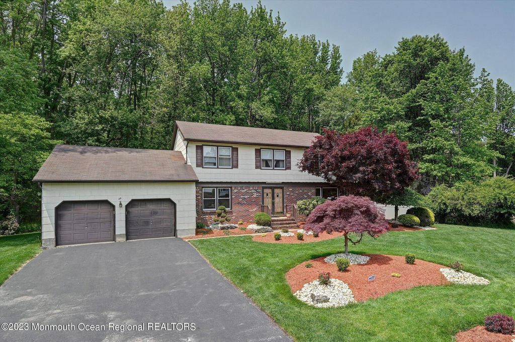 25 Cooperhawk Drive, Manalapan, NJ 07726 Trulia