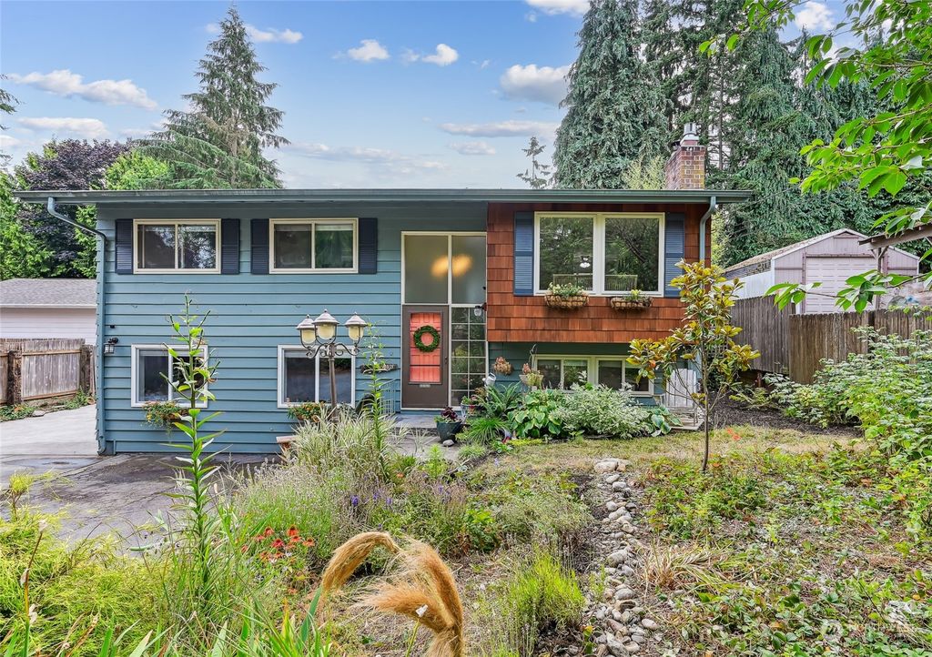 19015 80th Avenue W, Edmonds, WA 98026