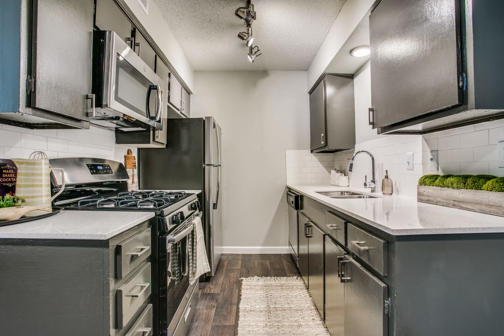 500 Ridgecrest Cir E, Fort Worth, TX 76179