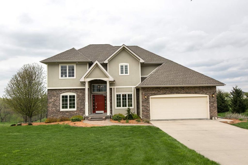 9466 Royal Wood Dr, Peosta, IA 52068 Trulia