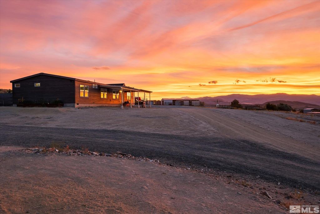 9 Valley View Dr, Fernley, NV 89408