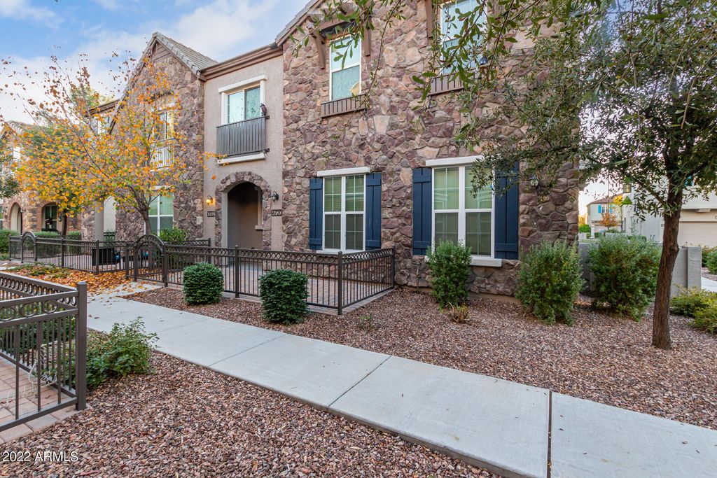 4720 E Portola Valley Dr #102, Gilbert, AZ 85297